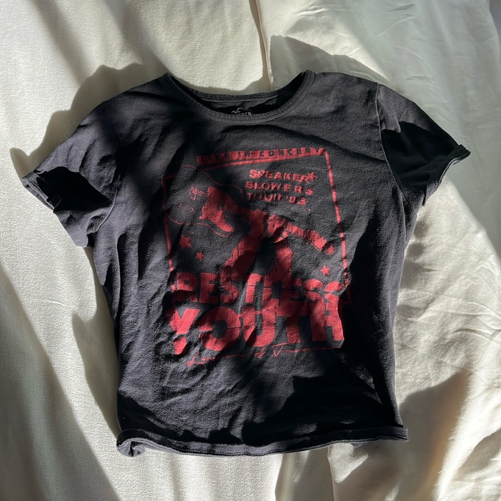 hollister cropped tee